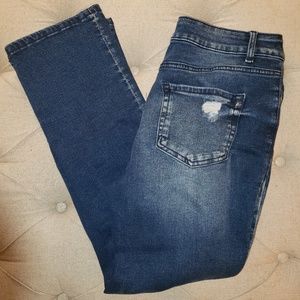 gently preowned Womens Maurices Jeans.